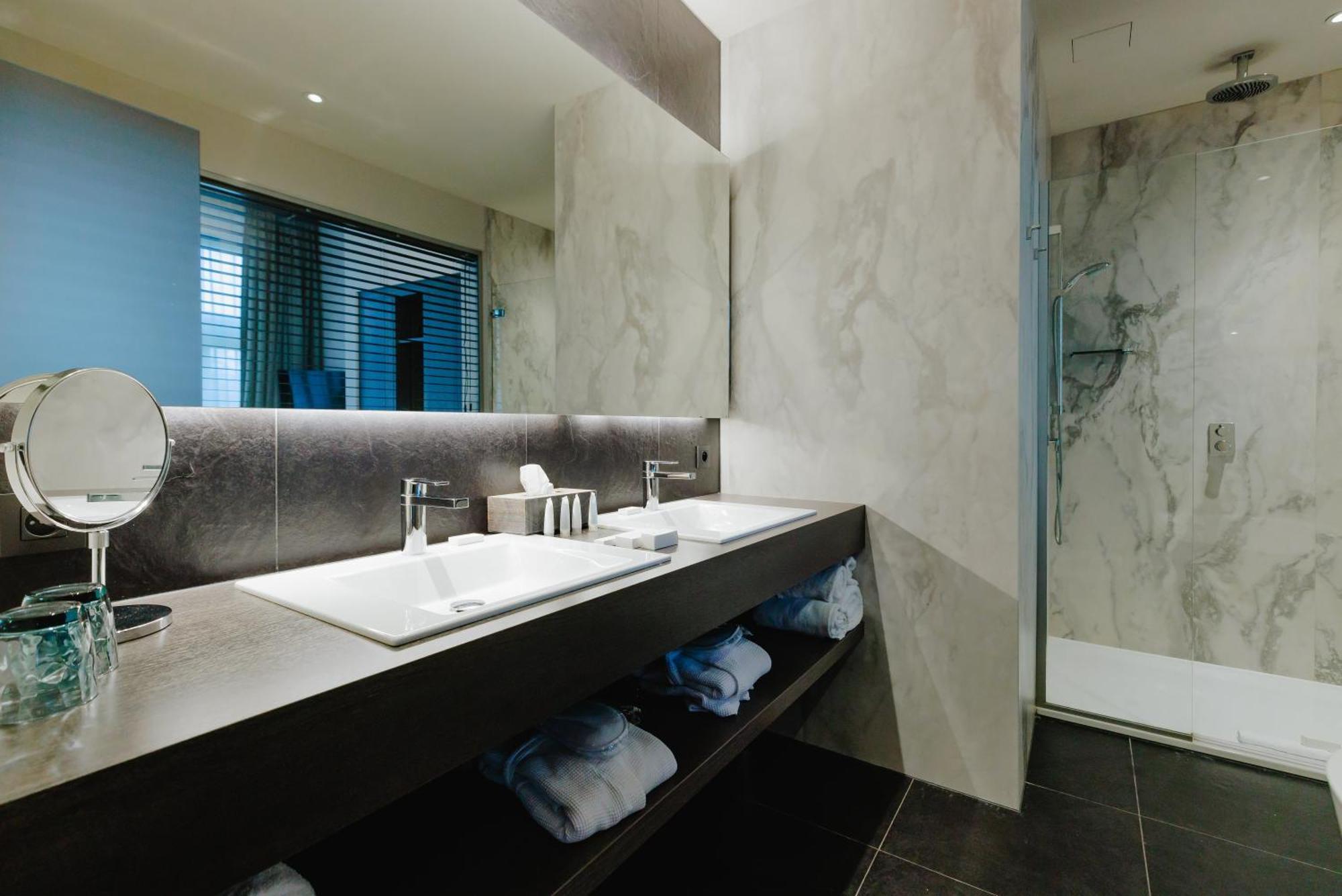 Terhills Hotel Maasmechelen Extérieur photo